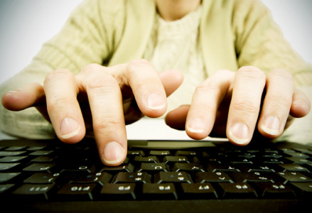 typing_hands_525